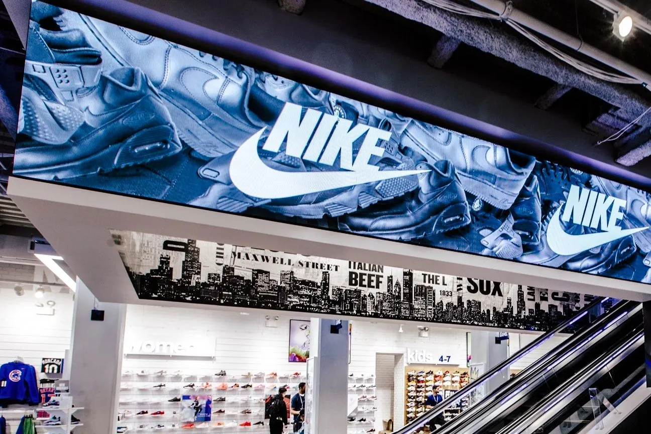 Écran LED d’Activate The Space mettant Nike en avant à New York