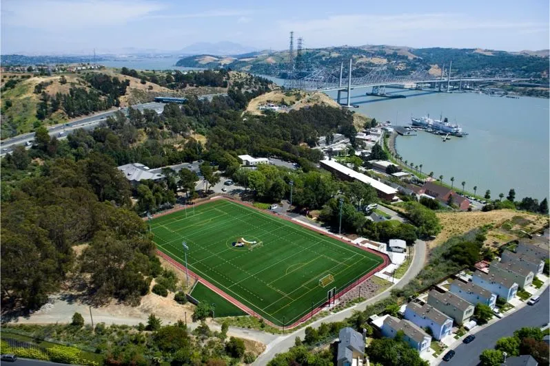 La Cal Poly Maritime Academy se trouve sur un campus au bord de l’eau, à Vallejo, en Californie