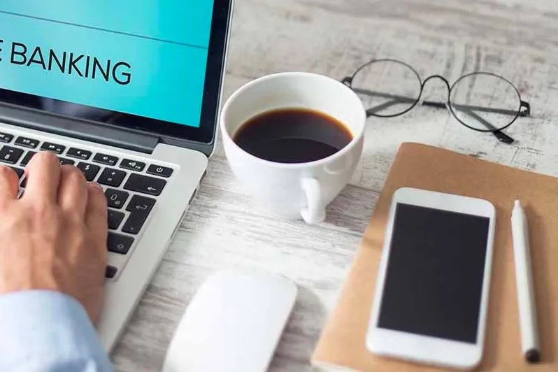 First Bankers Trust Company propose des services de banque en ligne pour les particuliers et les entreprises