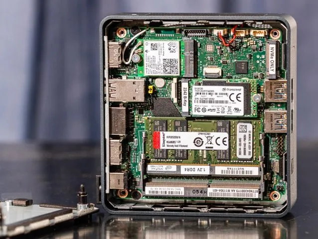 Lecteur multimédia Intel NUC 7 Mini pour l’affichage dynamique
