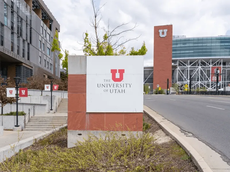 Panneau de la University of Utah à l’entrée du campus