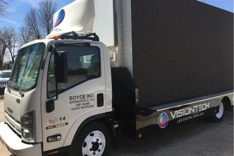 Nouveau camion de Visiontech LED Digital Displays, avec un grand écran LED